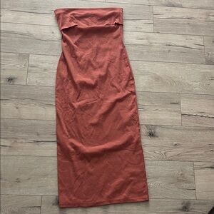 Ribbed Rust Strapless Midi Dress
